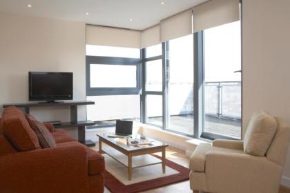 Marlin Apartments Canary Wharf - image 20