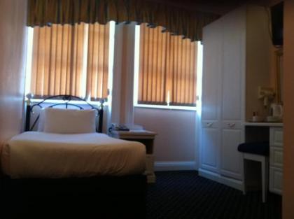 Mermaid Suite Hotel - image 2