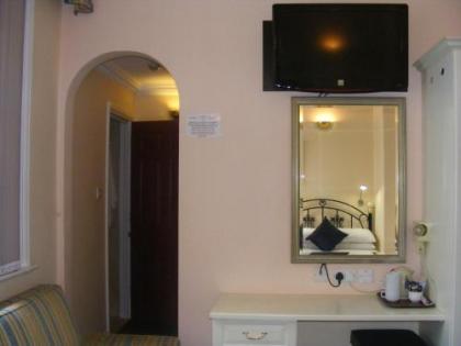 Mermaid Suite Hotel - image 7