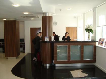 Ambassadors Hotel - image 7