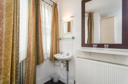 Earls Court Hotel - image 11