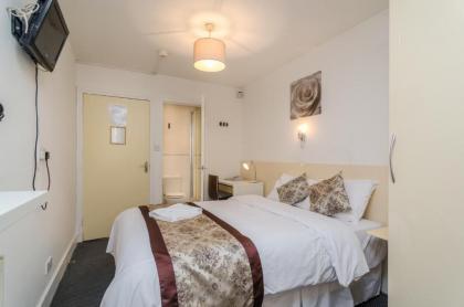 Earls Court Hotel - image 2