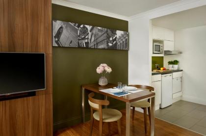 Citadines South Kensington Apartments - image 10