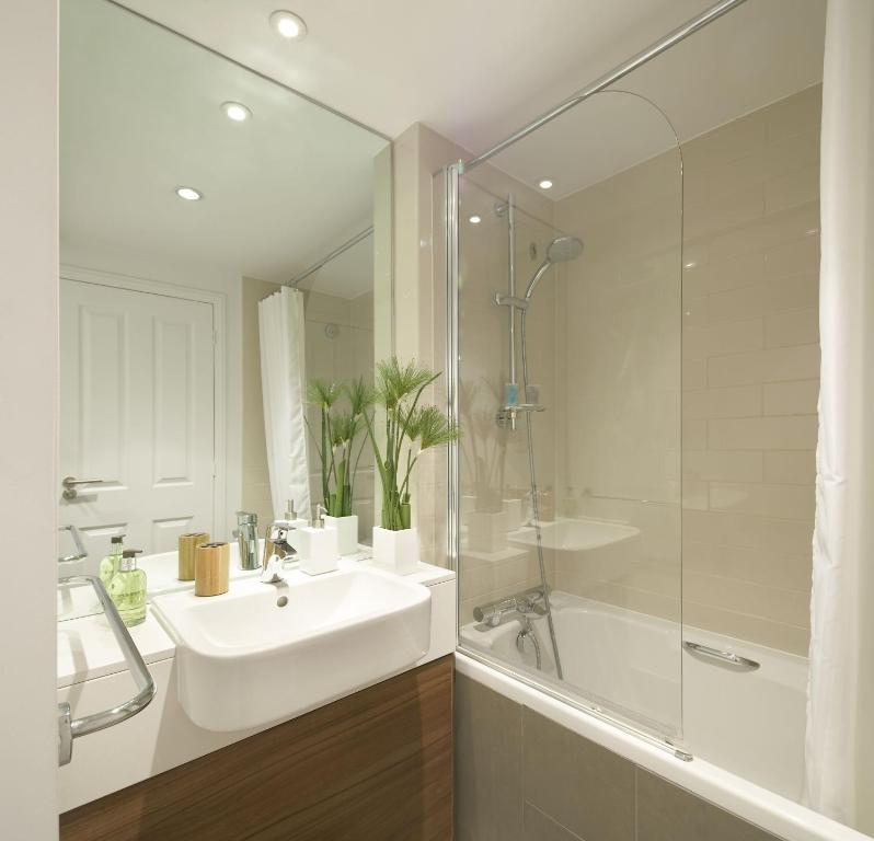 Citadines South Kensington Apartments - image 2