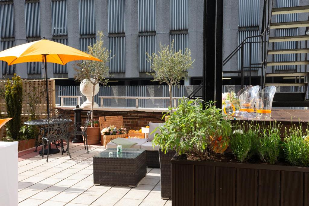 Knightsbridge Roof Garden Rooms - image 3