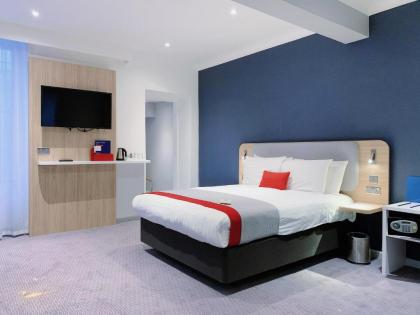 Holiday Inn Express London Victoria - image 8