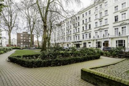 Tudor Court Hotel - image 18