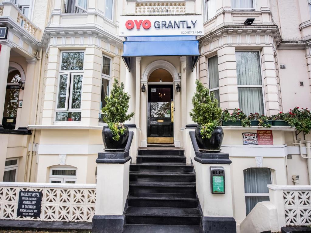 OYO Grantly Hotel London Shepherd's Bush - main image