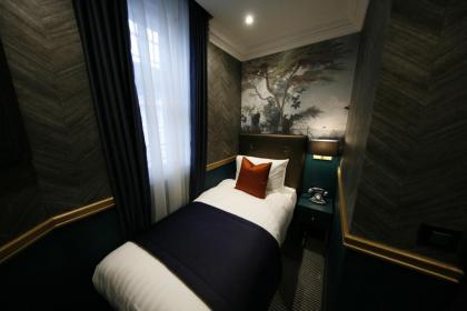 Hanover Hotel - image 2