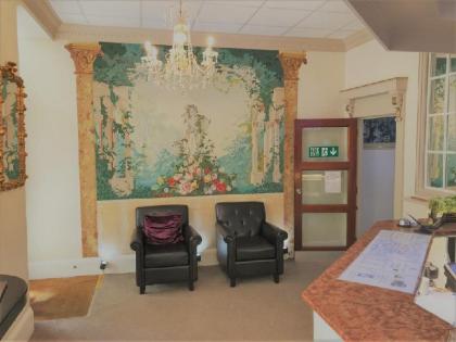 Lancaster Court Hotel - image 3