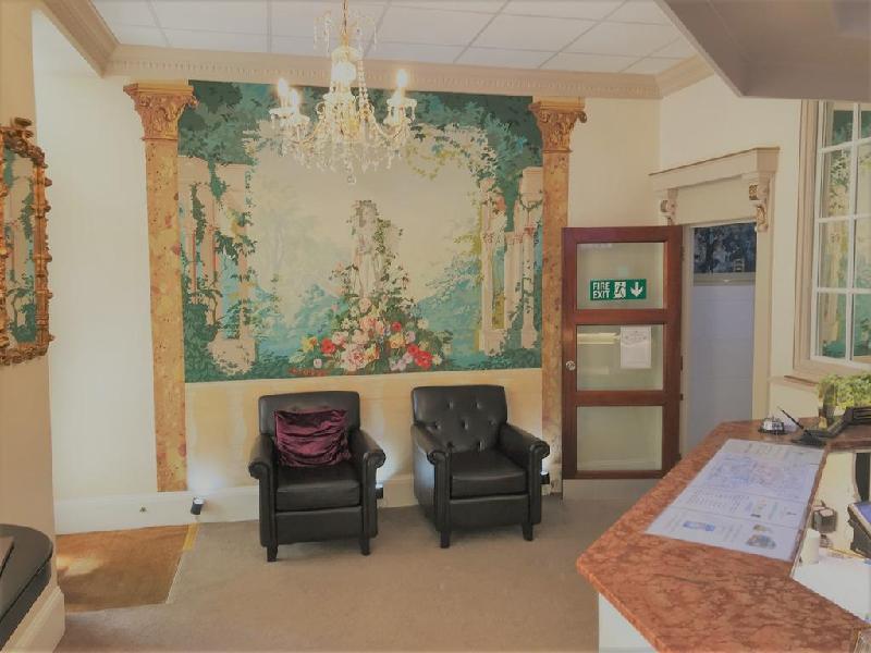 Lancaster Court Hotel - image 3