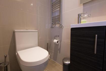 News Hotel Charlotte&Tottenham Rooms&Flats by DC London Rooms - image 6