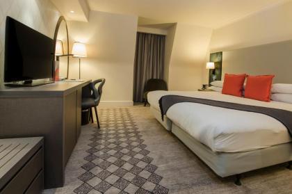 DoubleTree by Hilton London Kensington - image 6