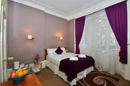 So Paddington Hotel - image 1