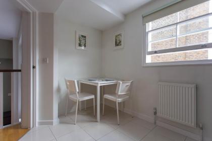 Princes Square Serviced Apartments - image 9