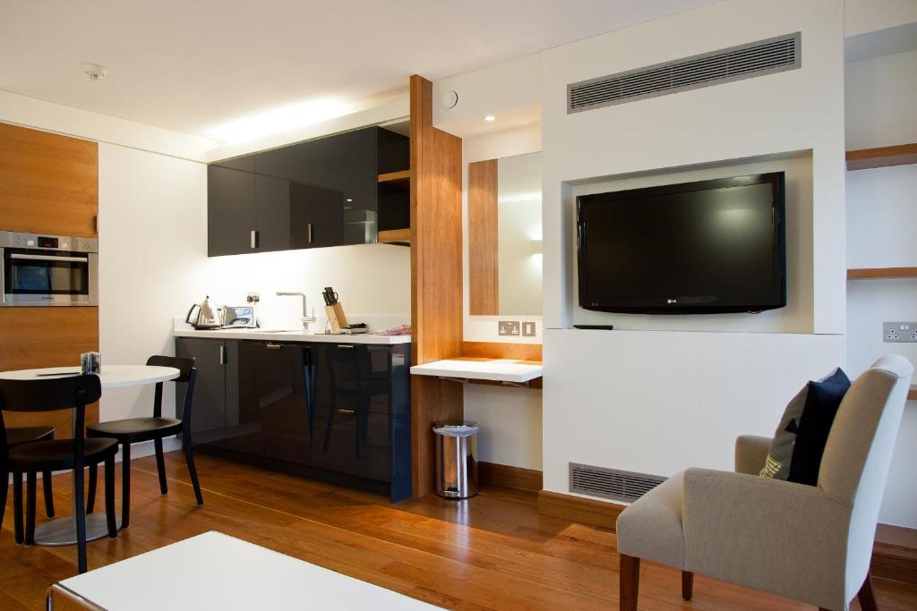 Blueprint Living Apartments -Turnmill Street - image 3