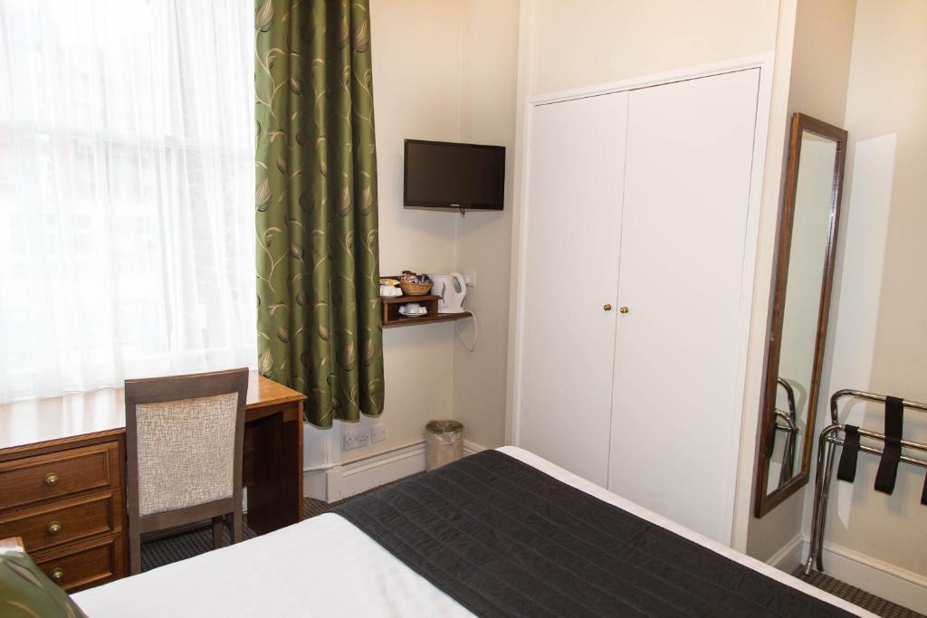 Kensington Gardens Hotel - image 7