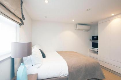 Claverley Court Apartment Knightsbridge - image 12