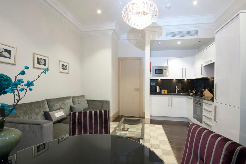 Claverley Court Apartment Knightsbridge - image 4