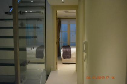 Knightsbridge House Apartment - image 8