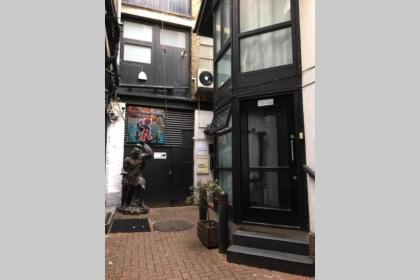 Lever Street Flat by DC London Rooms - image 12