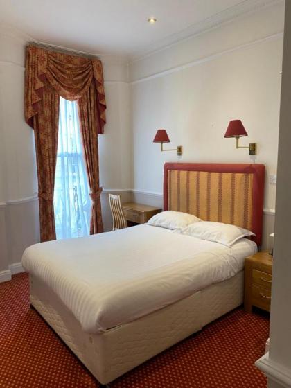 Hyde Park Radnor Hotel B&B - image 17