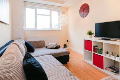 Kings Cross Apartment - image 16