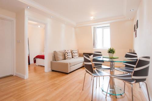 Kings Cross Apartment - image 3