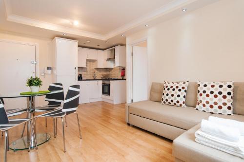 Kings Cross Apartment - image 4