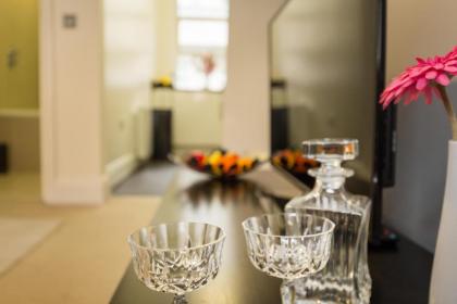 Bond Street Serviced Apartment - image 9