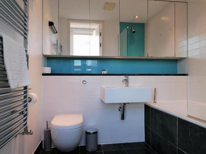 King's Cross Deluxe Serviced Apartments - image 18