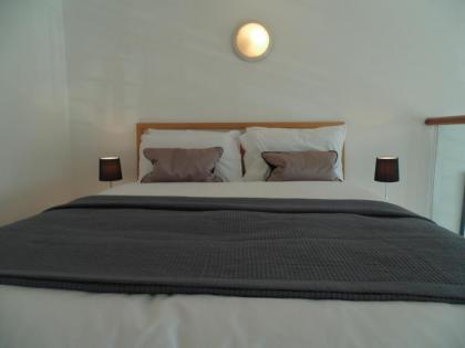 King's Cross Deluxe Serviced Apartments - image 20