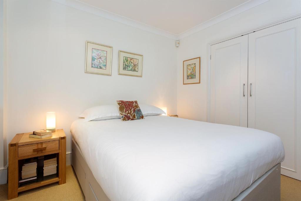 Veeve - Two Bedroom Apartment in Earl's Court - image 7