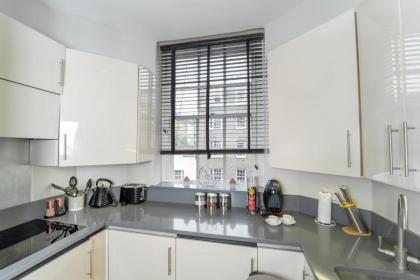 Mayfair Serviced Apartments - image 14