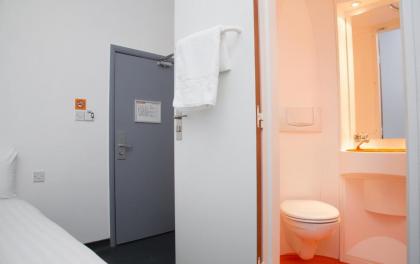 easyHotel Victoria - image 14