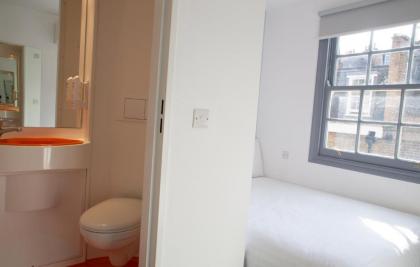 easyHotel Victoria - image 17