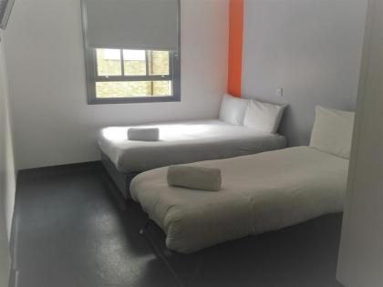 easyHotel Victoria - image 2