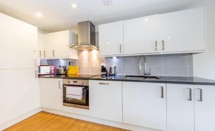 Modern Apartments in Bayswater Central London FREE WIFI & AIRCON by City Stay Aparts London - image 2