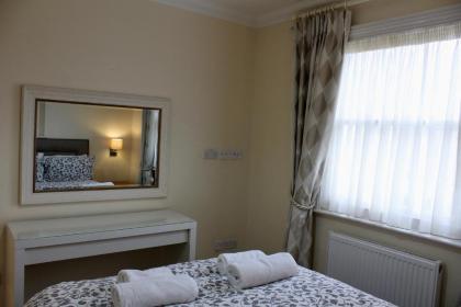 Marylebone Village Apartments - image 10