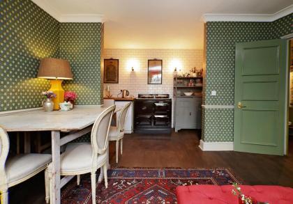 Home at Heart - Glorious 2 Bedroom Garden Apartment Notting Hill TALB - image 4