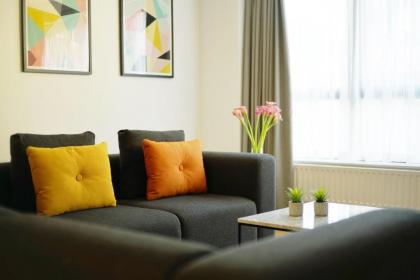 Monarch House - Serviced Apartments - Kensington - image 1