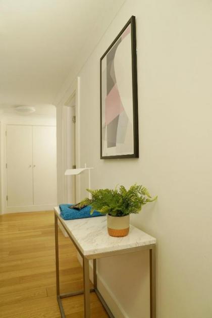 Monarch House - Serviced Apartments - Kensington - image 3