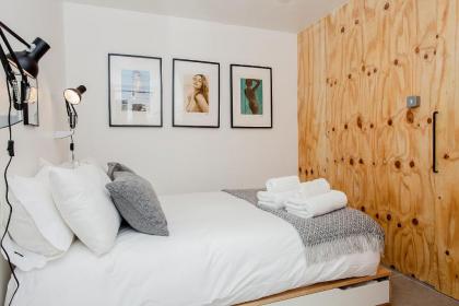 Modern Central 1BD Flat in Clerkenwell - sleeps 4! - image 11