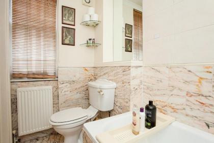 Bright 2 Bedroom Flat in Central London - image 16