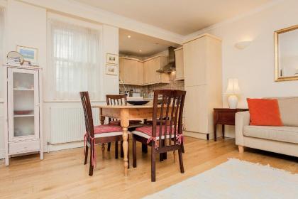 Bright 2 Bedroom Flat in Central London - image 3