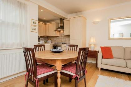 Bright 2 Bedroom Flat in Central London - image 4