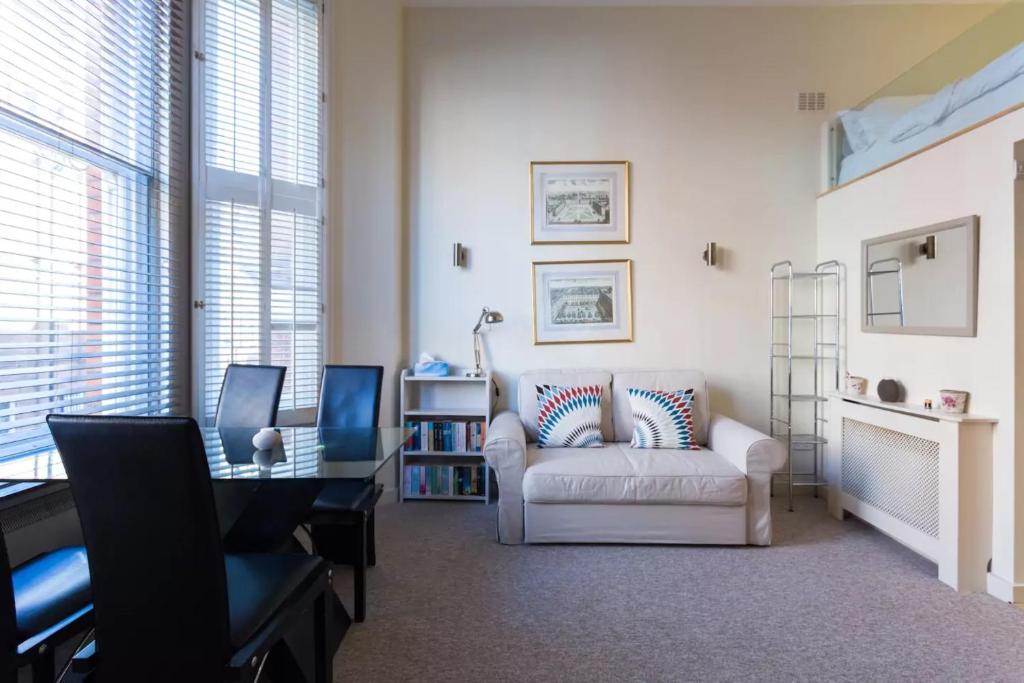 Modern 1 bed Flat in Knightsbridge - image 2