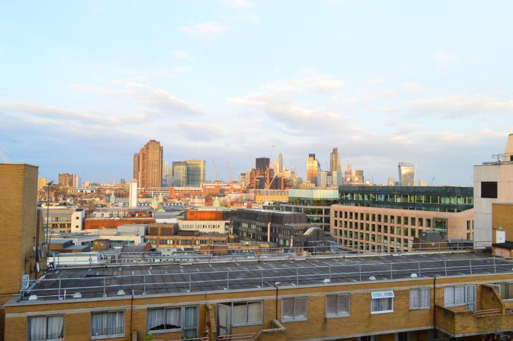 Beautiful Views - 1-Bedroom in Chancery Lane - image 3