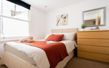 Classic Two-Bedroom Apartment Pimlico - image 10