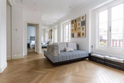 Elegant 1 Bedroom Apartment in South Kensington - image 1